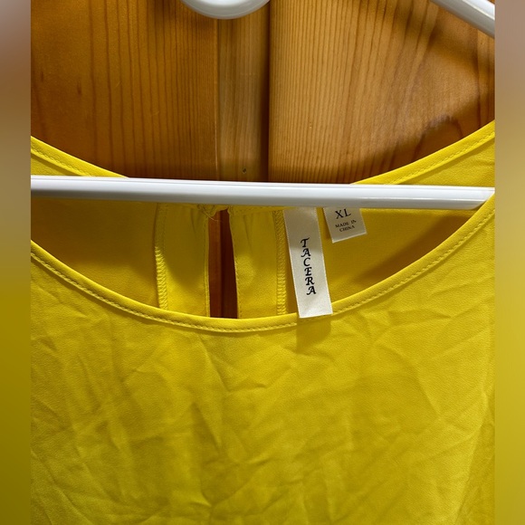 Women’s Tacera Blouse with Key Hole Back - XL - Picture 2 of 4